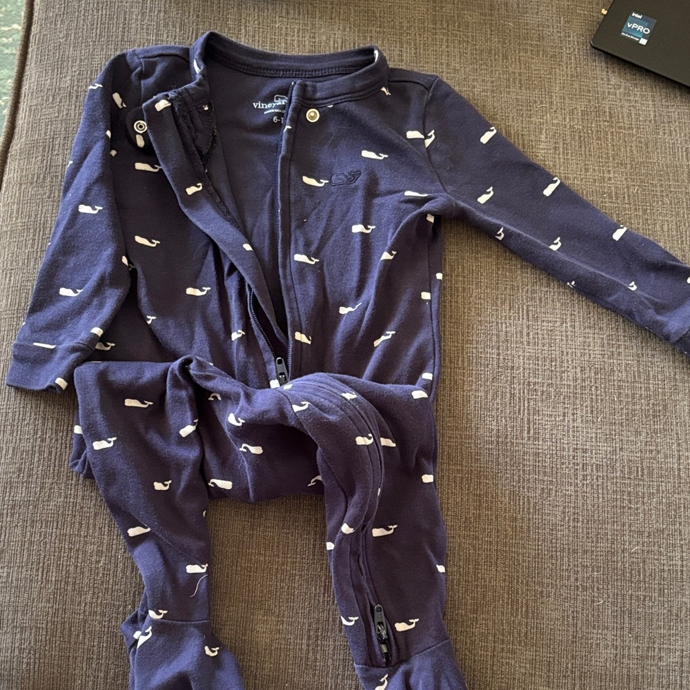 Vineyard Vines Navy Whale Print Baby Jumpsuit 6-12 mos